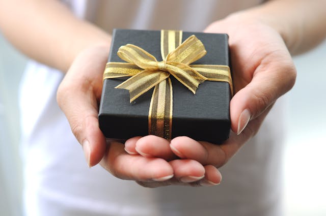 Elevate Your Corporate Gifting Strategy with Premium Gift Hampers